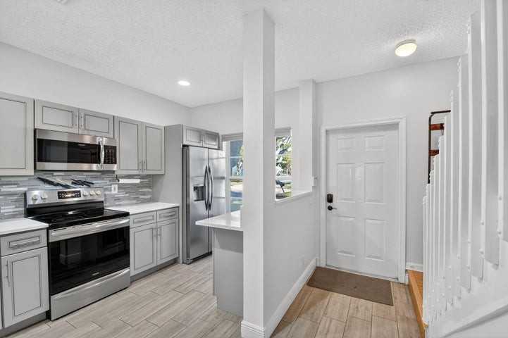 5015 Palmbrooke Circle - Photo 4 of 11