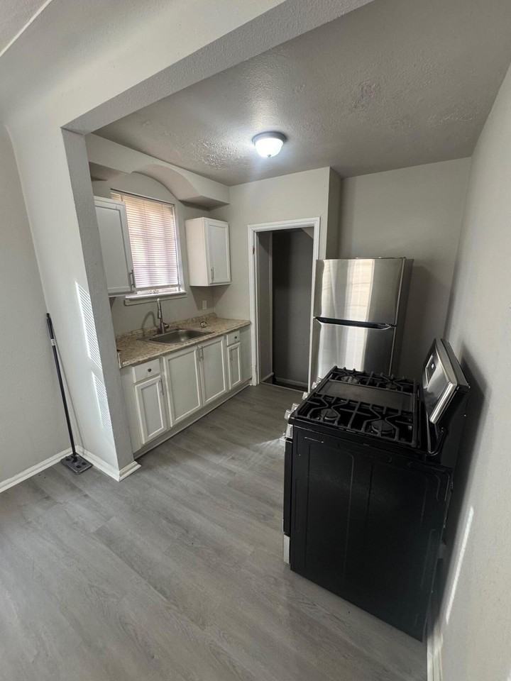 12123 Asbury Park - Photo 3 of 8