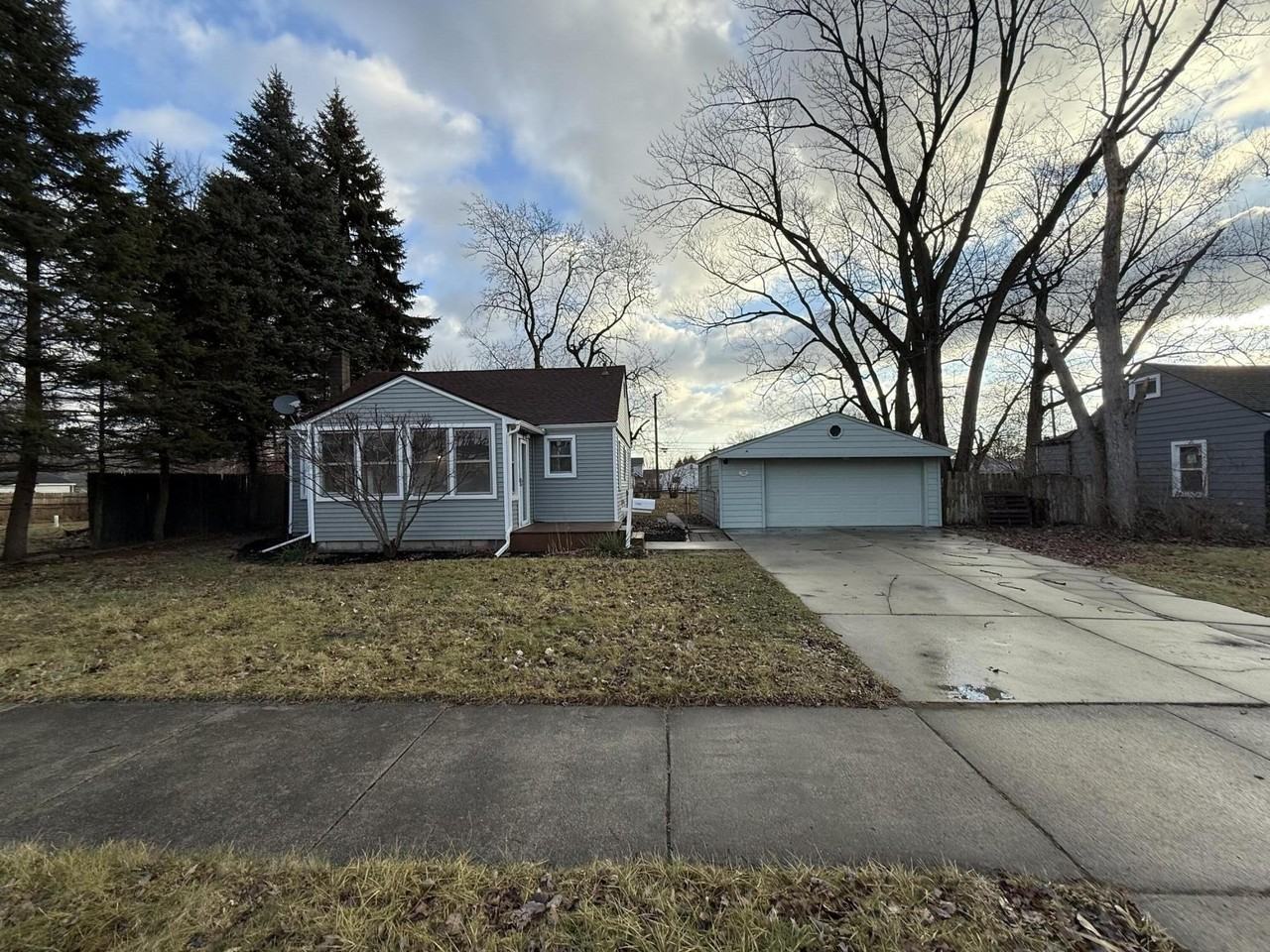 11691 Cornell St - Photo 3 of 34