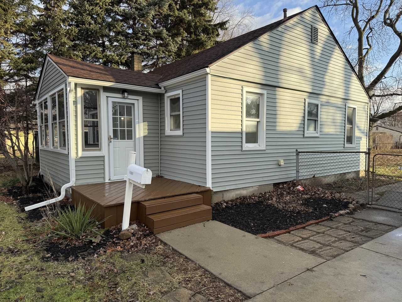 11691 Cornell St - Photo 4 of 34