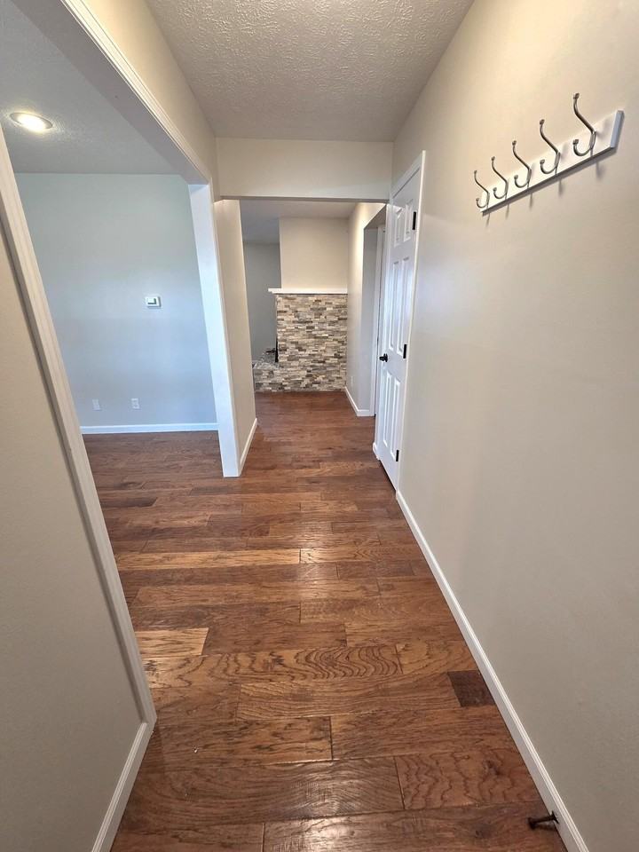 213 W Aven Ave - Photo 4 of 19