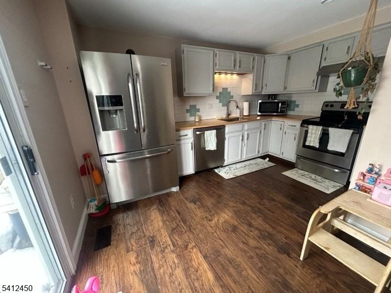 2 Constitution Way - Photo 5 of 11