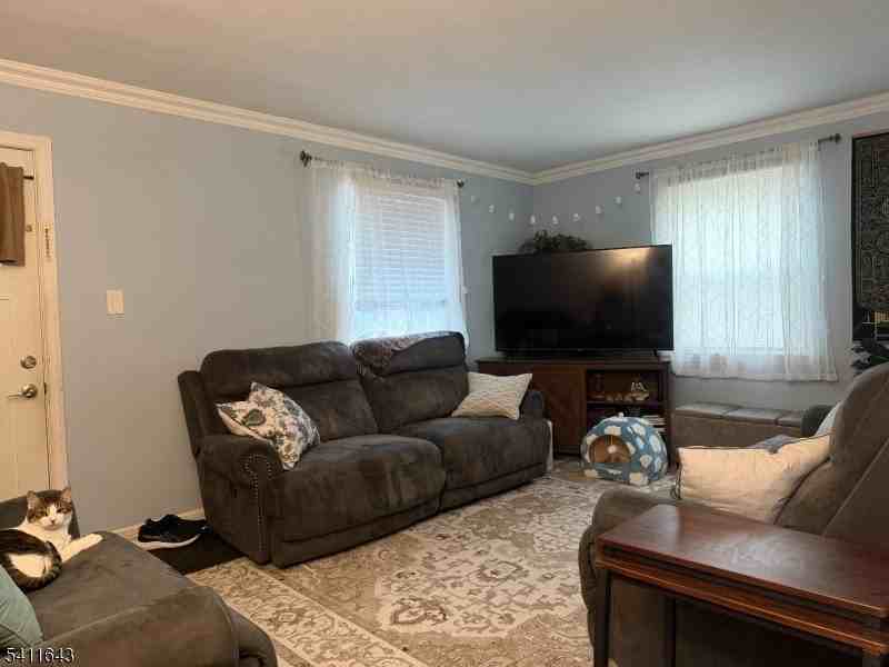 54 Lindale Ct - Photo 2 of 11