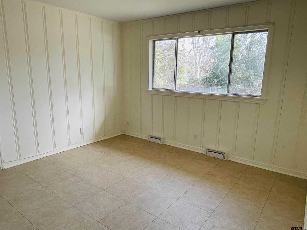 3210 S Donnybrook Ave - Photo 6 of 15