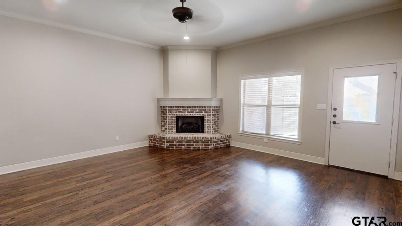 5401 Briar Cove Dr - Photo 4 of 24