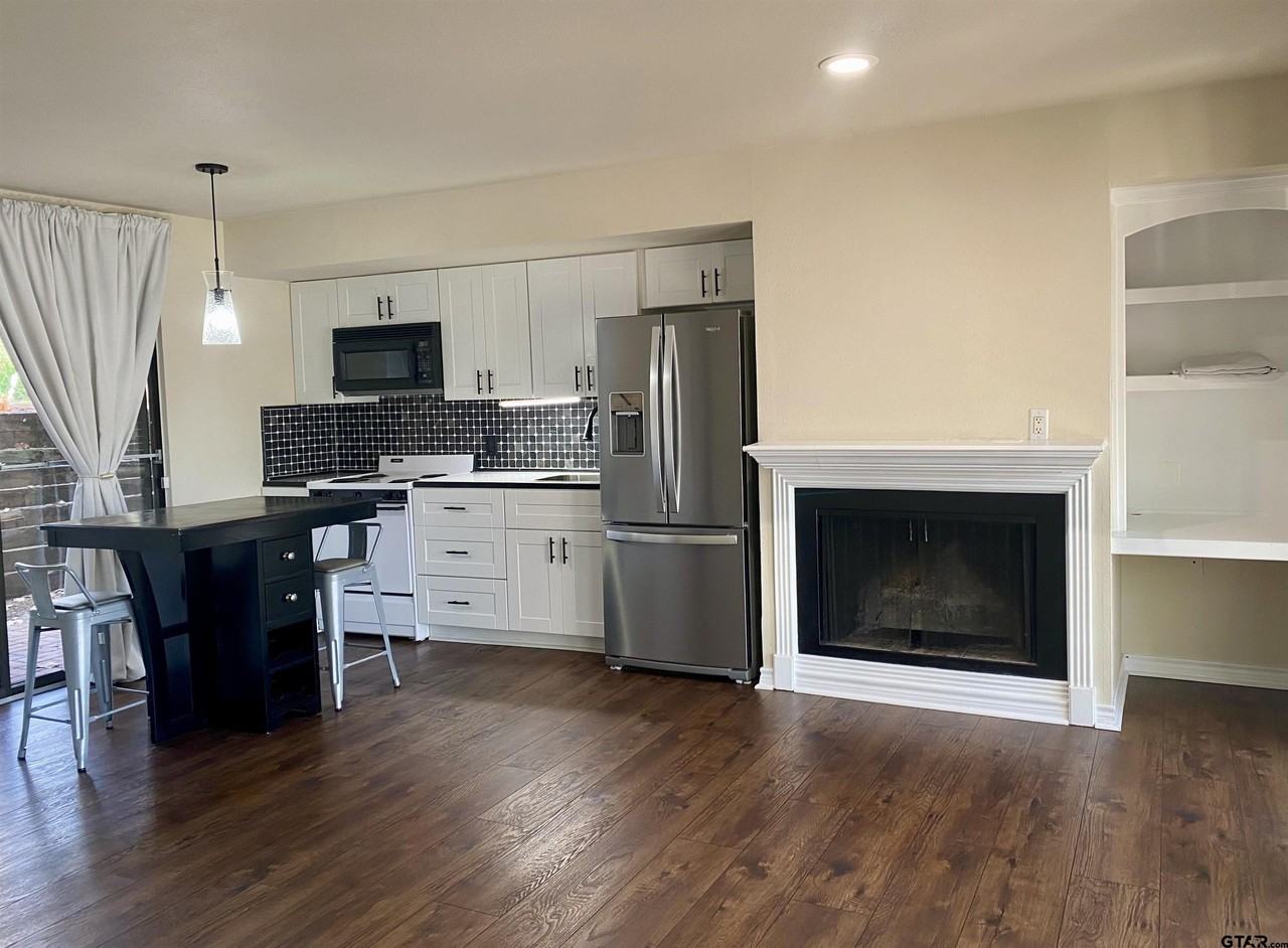 225 Holly Hill Cir - Photo 3 of 29