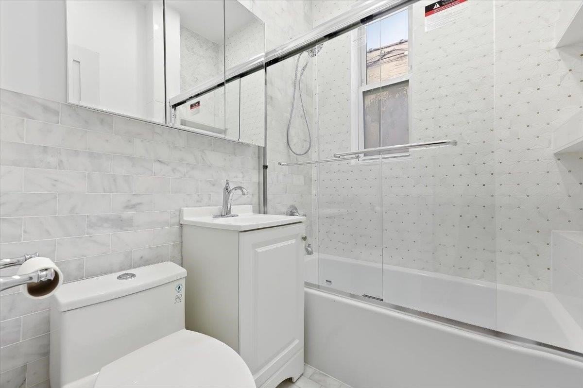 1122 Washington St #7 - Photo 5 of 7