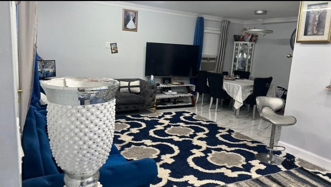 9 Briarwood Rd #1 - Photo 2 of 6