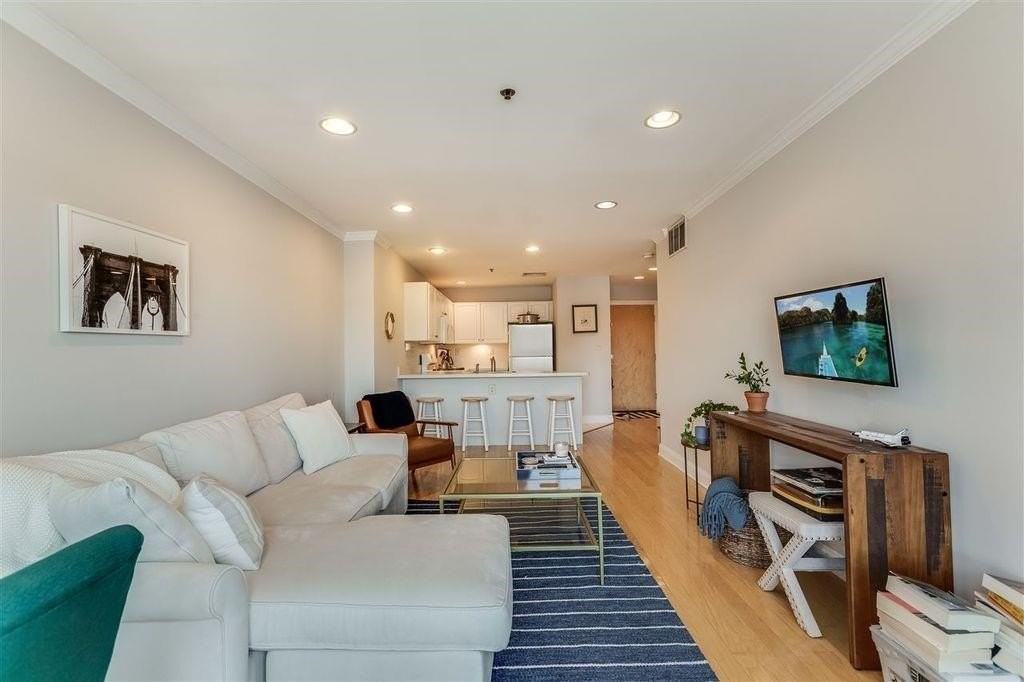 711 Clinton St #6A - Photo 5 of 15