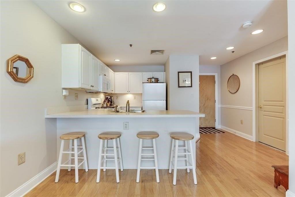 711 Clinton St #6A - Photo 7 of 15