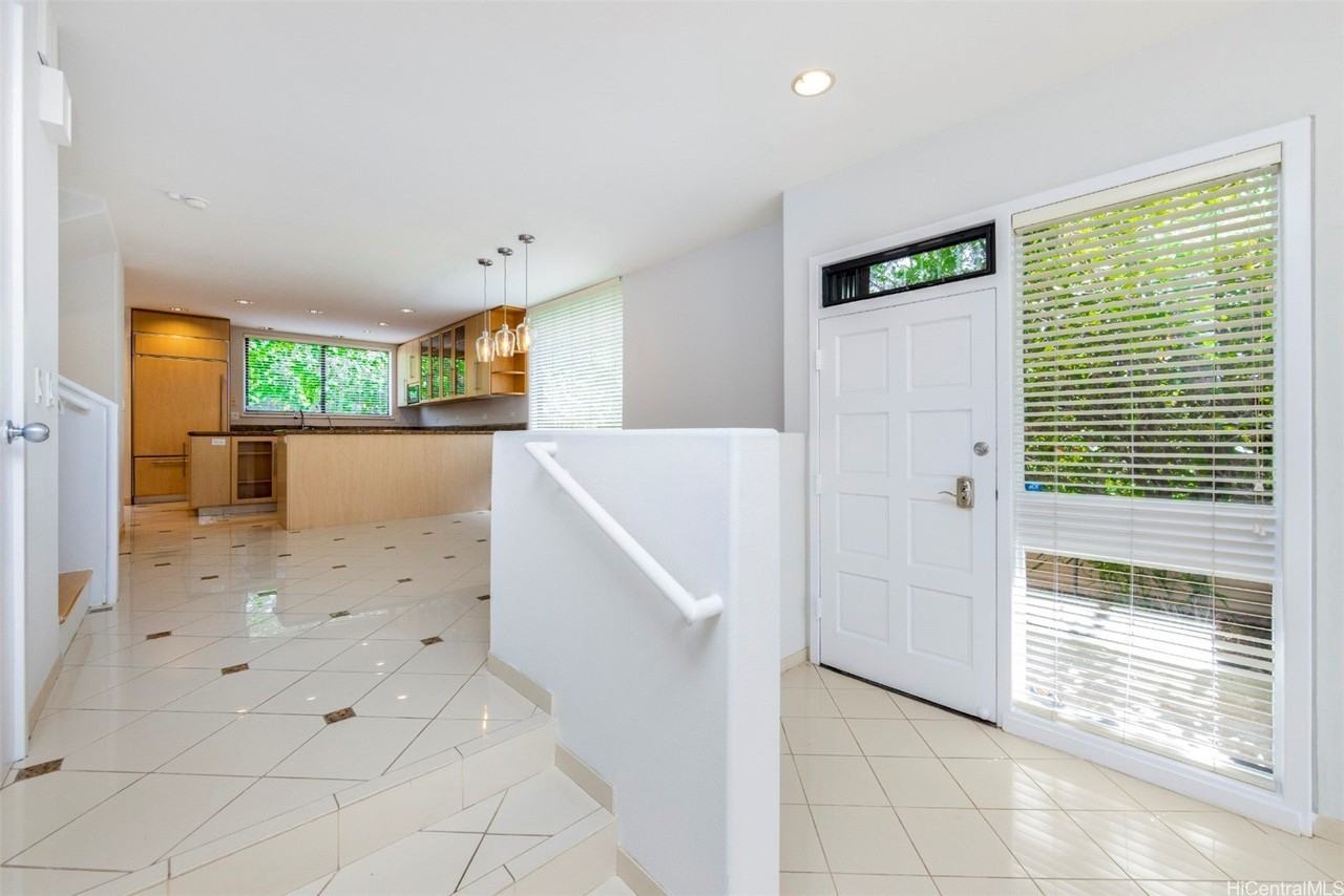 125A Maunalua Ave Unit 9 - Photo 5 of 25