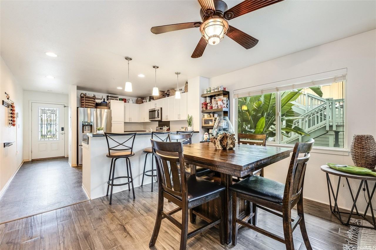 801 Kakala St Apt 1301 - Photo 3 of 24