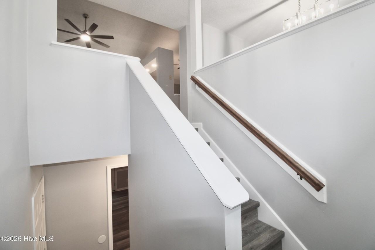 144 Raintree Cir - Photo 2 of 29