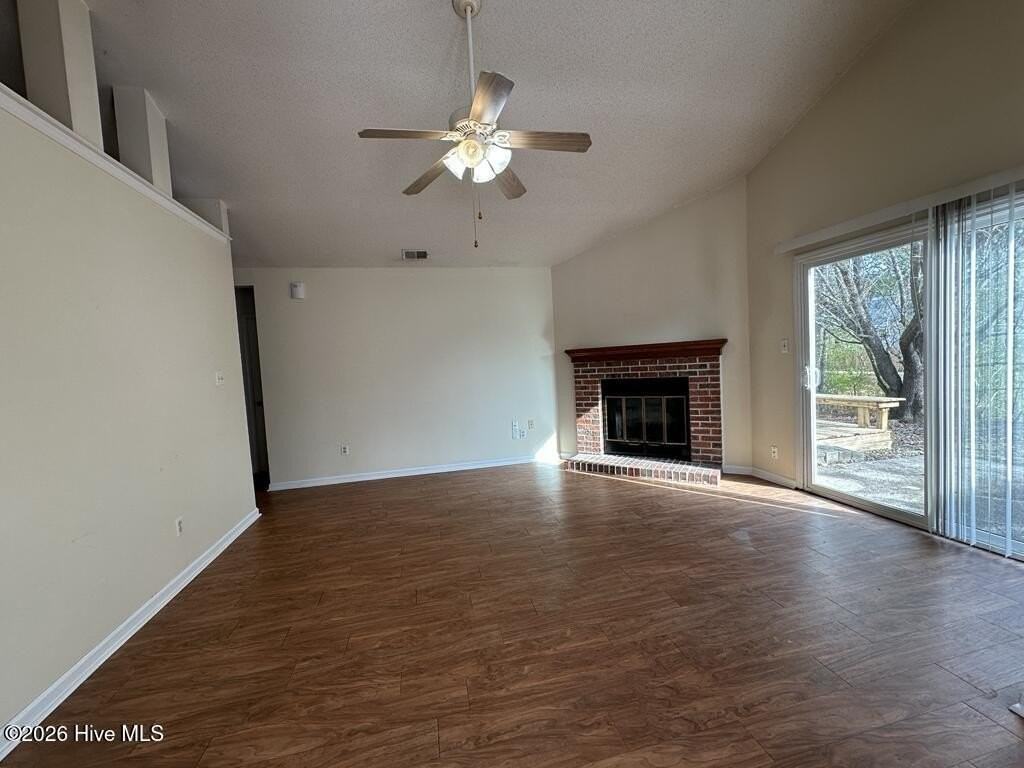 219 Wedgewood Dr - Photo 2 of 10