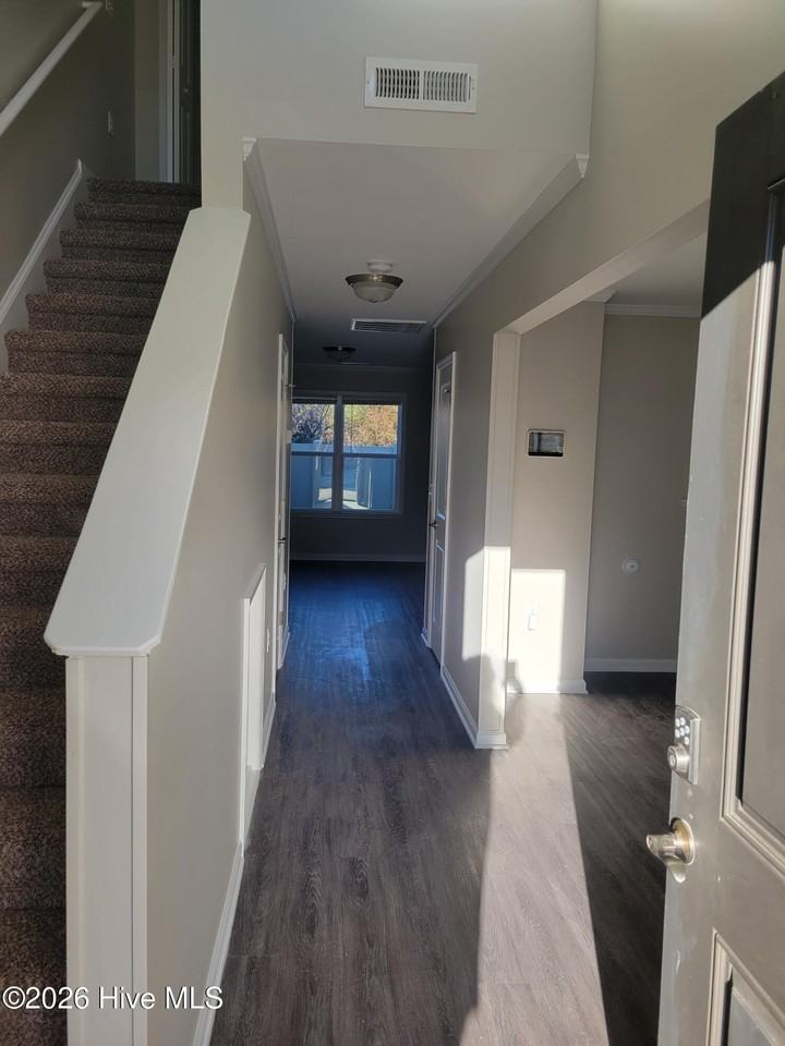 247 Boyington Place Rd - Photo 3 of 26