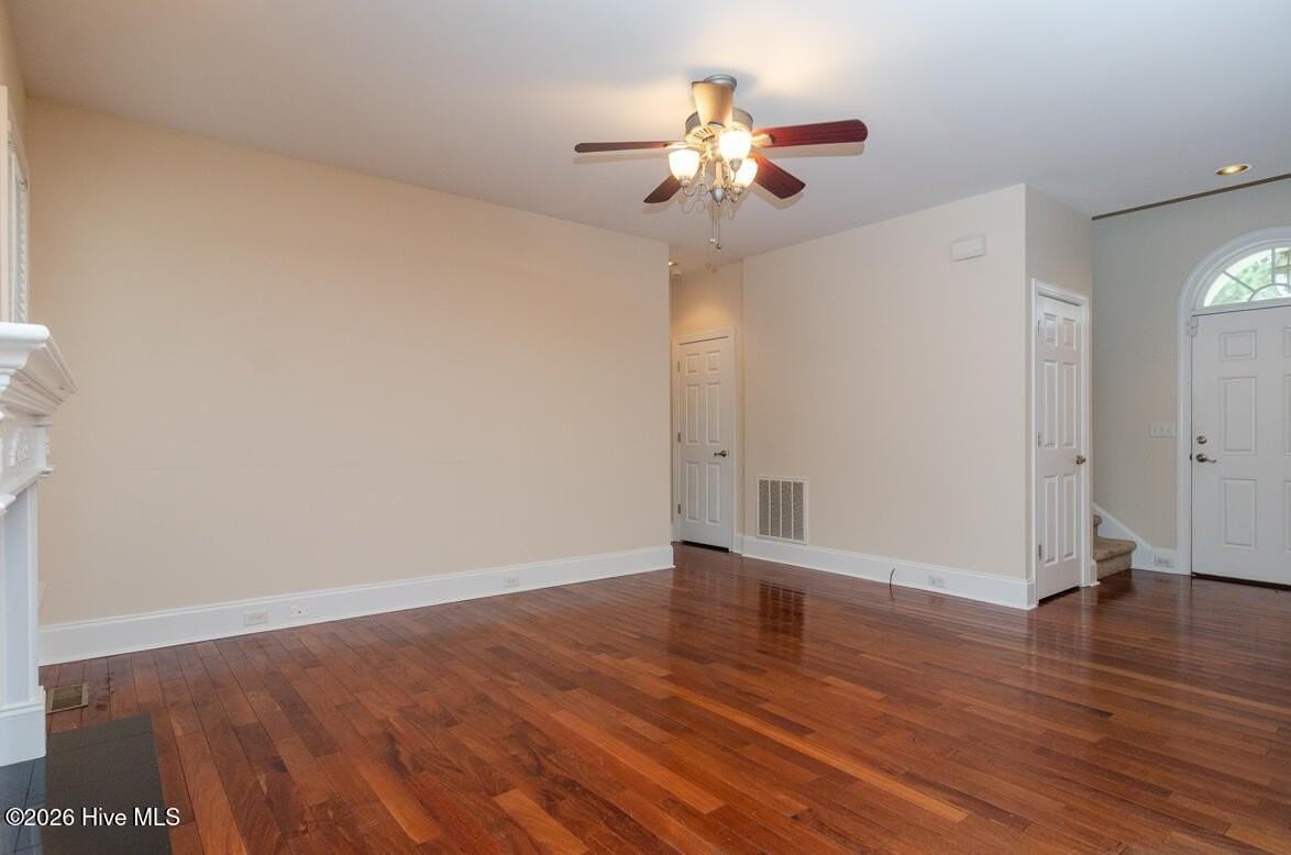 417 Okeechobee Rd - Photo 5 of 34