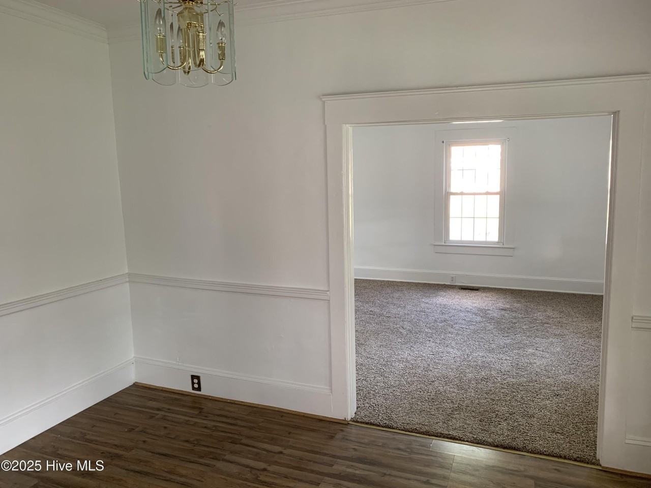 805 Raleigh St - Photo 2 of 9