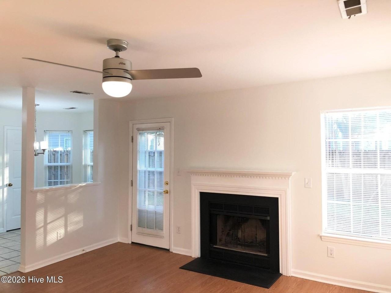 6703 Kestral Dr - Photo 3 of 21