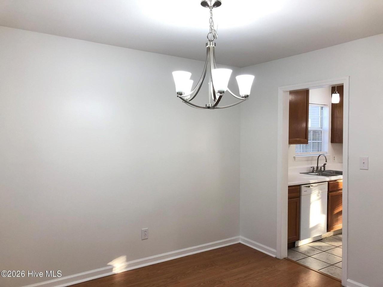 6703 Kestral Dr - Photo 5 of 21