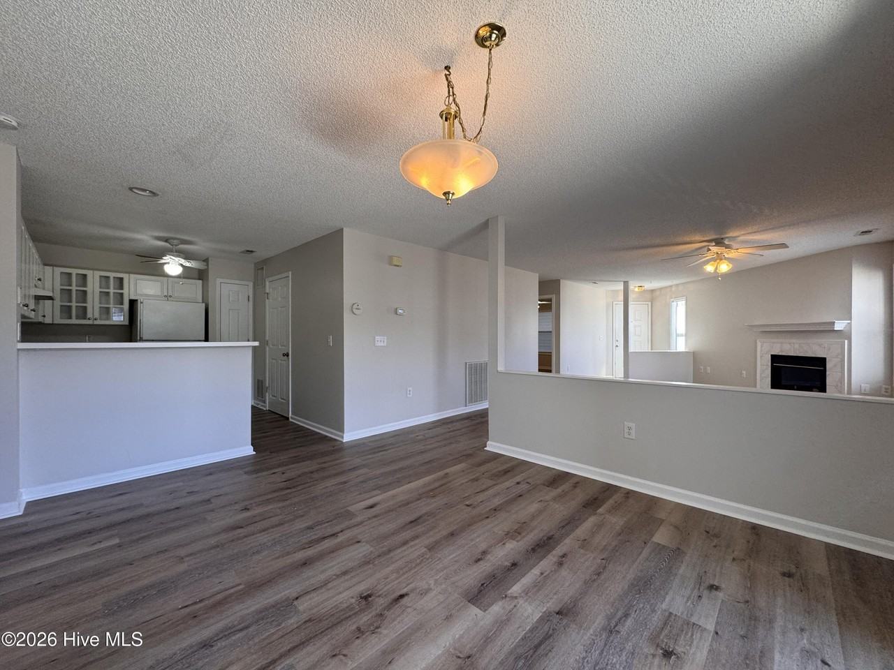 4104 Breezewood Dr Apt 101 - Photo 4 of 16