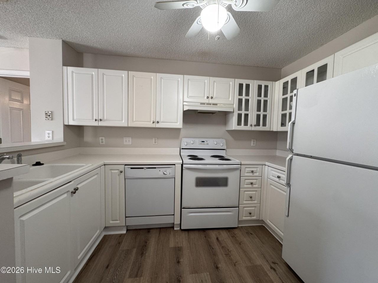 4104 Breezewood Dr Apt 101 - Photo 6 of 16