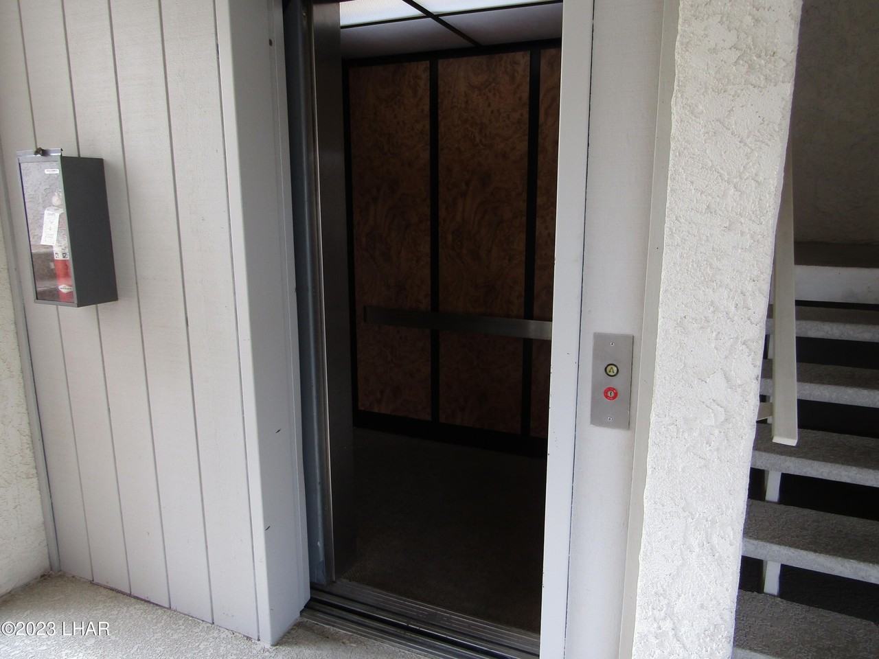 1720 Bahama Ave Apt B1 - Photo 3 of 27