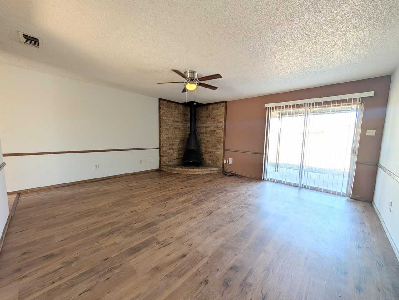 9616 Bangor Ave - Photo 4 of 13