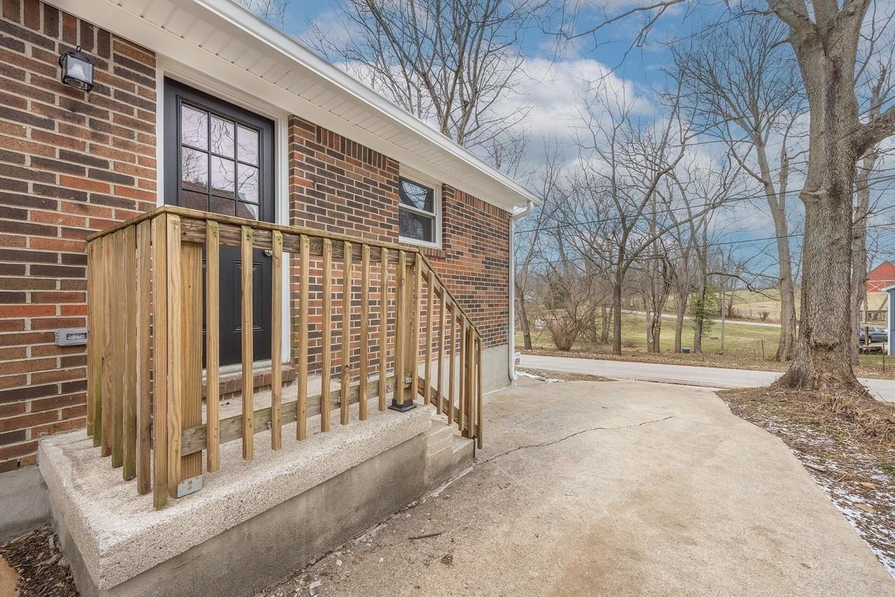 140 Levy Rd - Photo 3 of 25