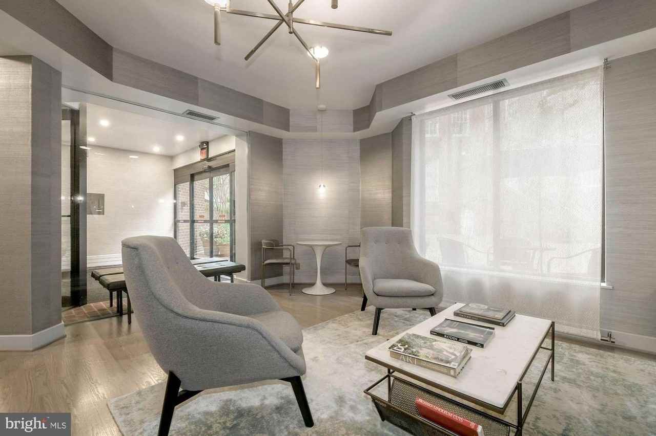 1077 30th St Nw - Photo 5 of 28