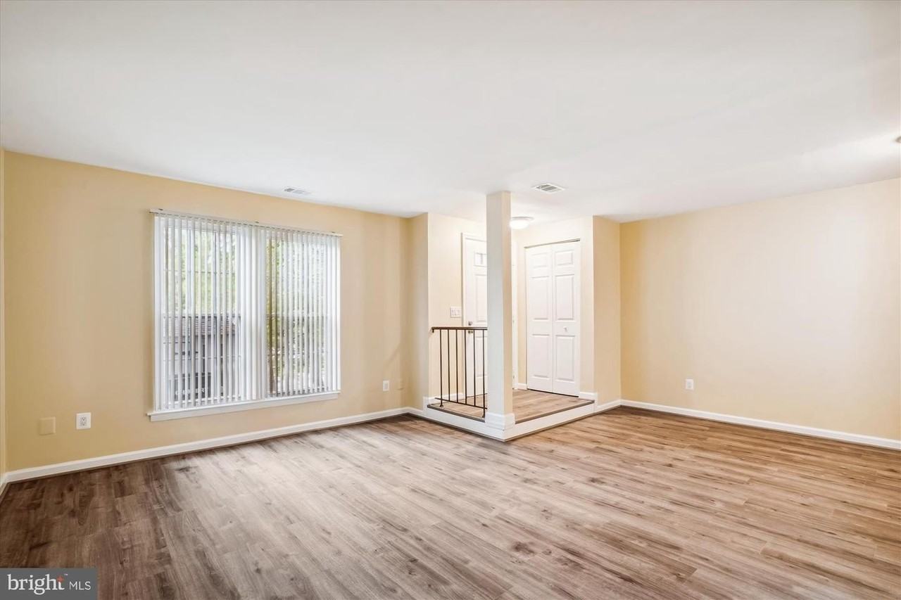 2970 Schubert Dr - Photo 2 of 39