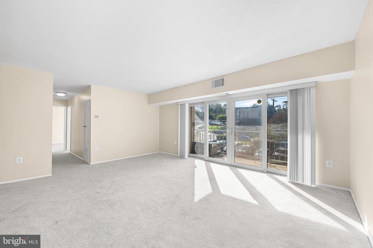 5204 Newton St - Photo 2 of 17