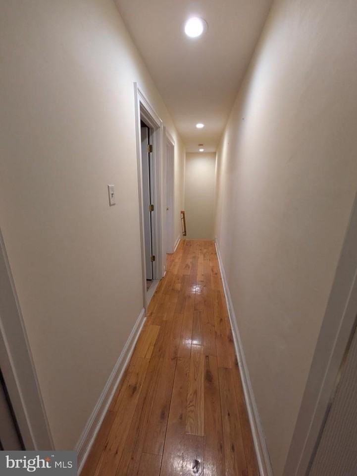 2622 Poplar St - Photo 5 of 9