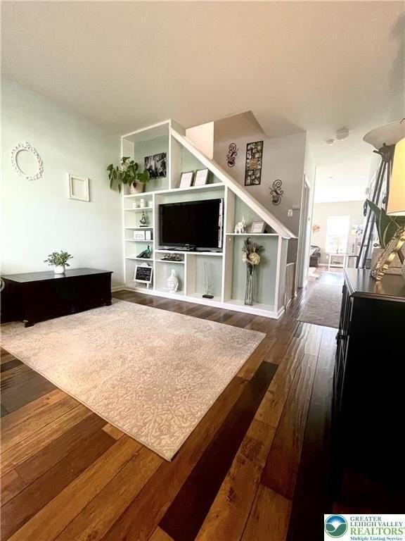 1076 King Way - Photo 5 of 8