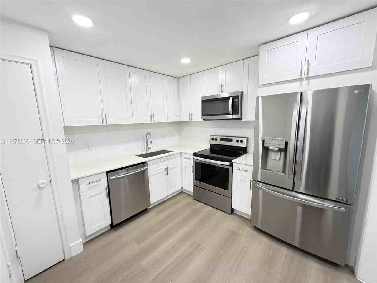 22605 Sw 66th Ave #403 - Photo 2 of 20