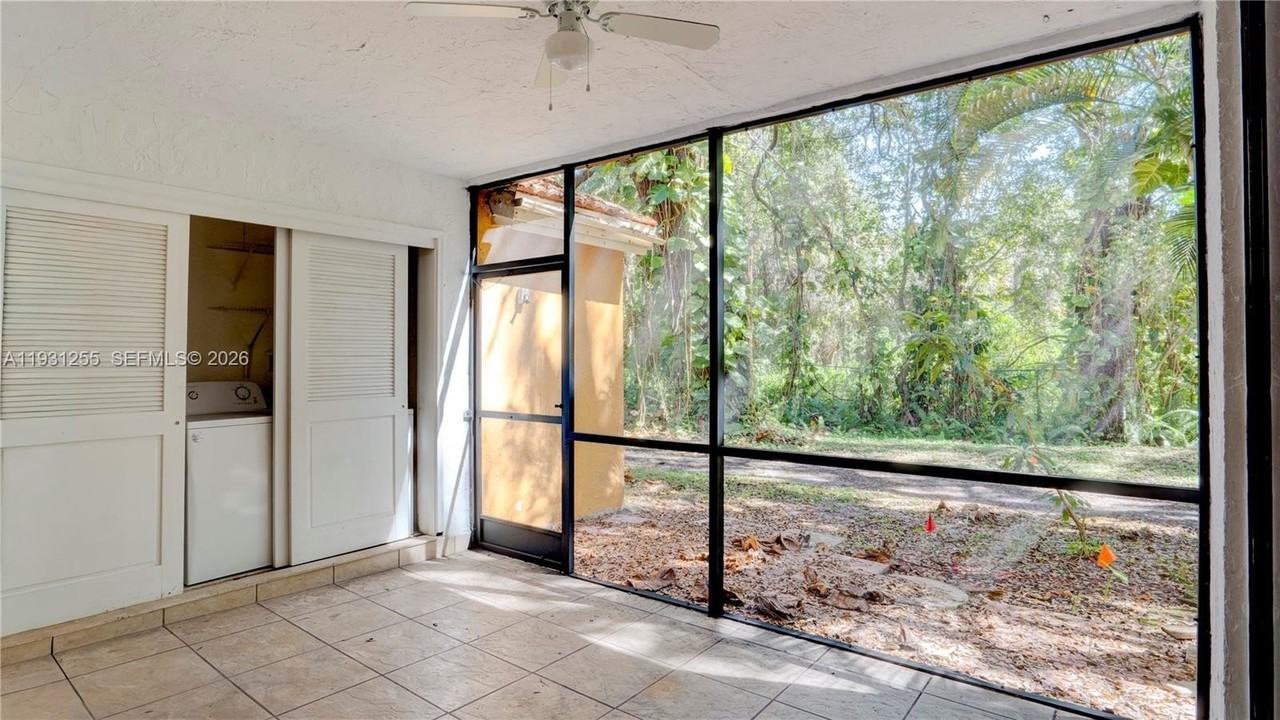 3846 Coral Tree Cir #3846 - Photo 7 of 39