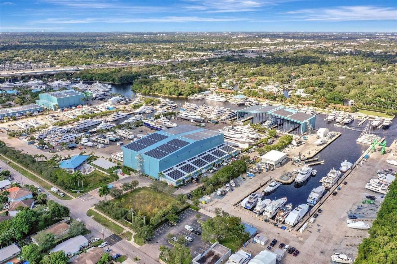 1427 Sw 23rd St #1427 - Photo 2 of 50