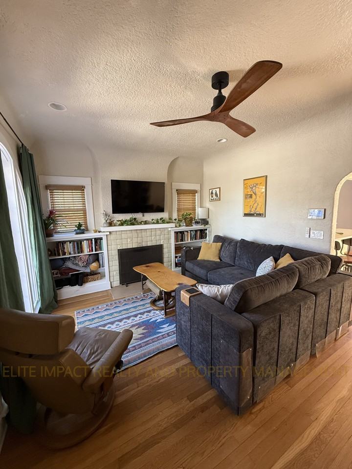 2548 E 3rd St #1 - Photo 3 of 19