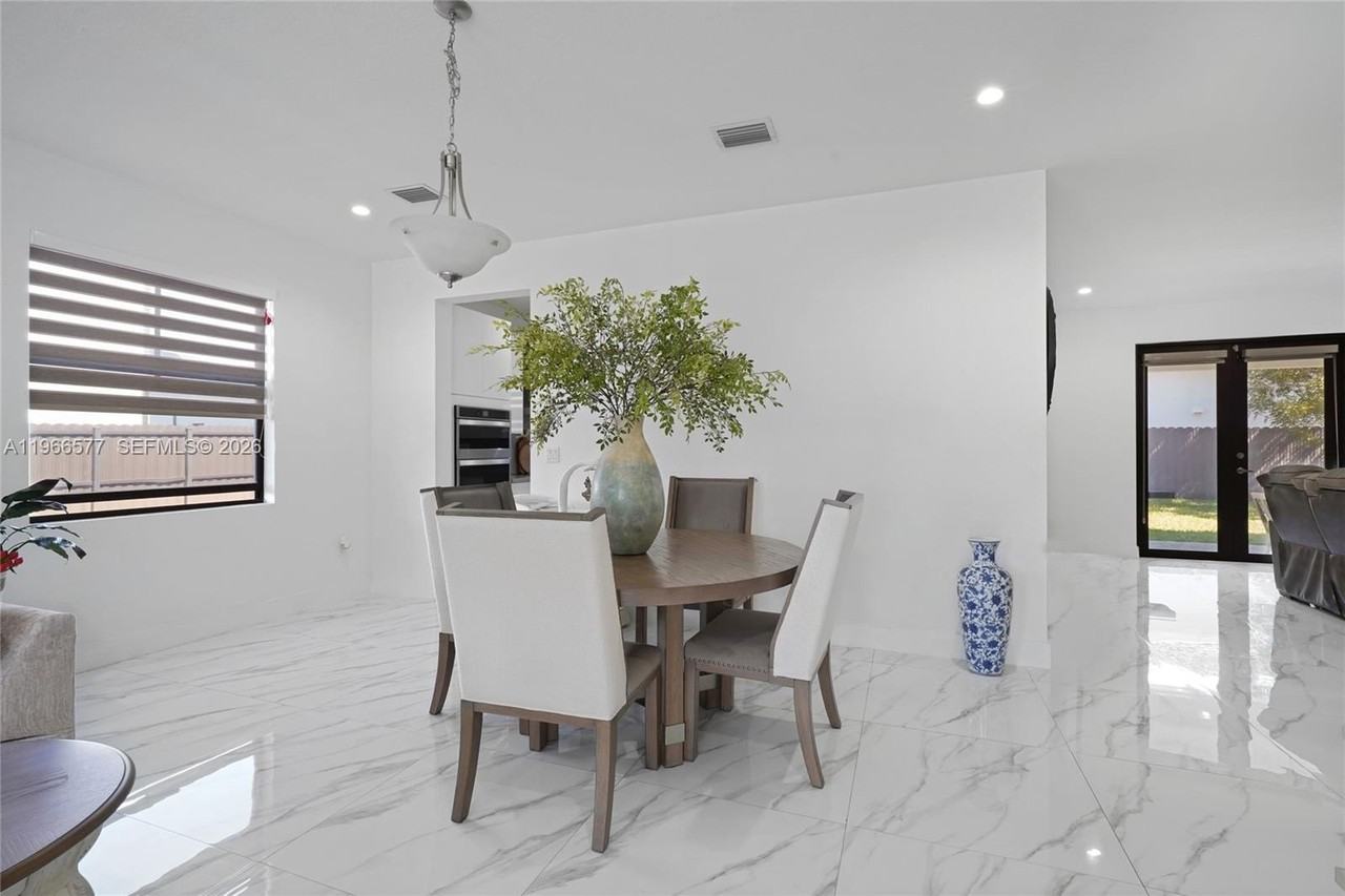 2165 Sw 145th Ave #2165 - Photo 5 of 36