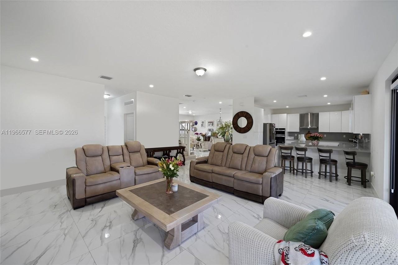 2165 Sw 145th Ave #2165 - Photo 7 of 36