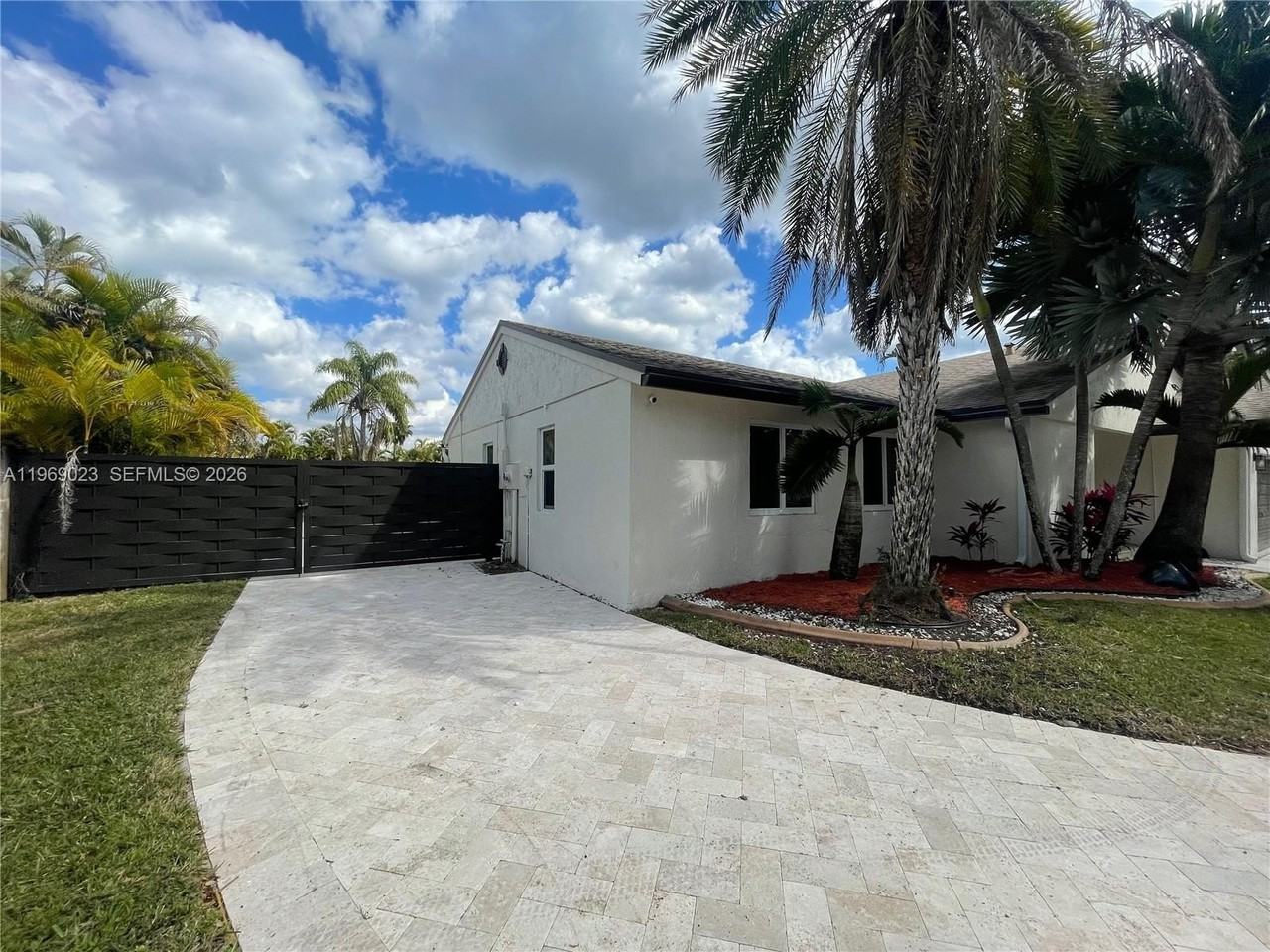 4960 Sw 119th Ave #0 - Photo 4 of 50