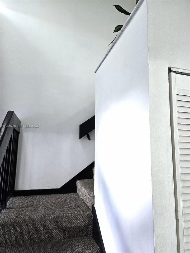 10219 Sw 89th St #10219 - Photo 4 of 18