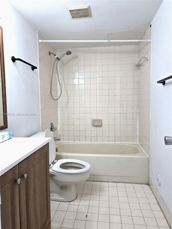 10219 Sw 89th St #10219 - Photo 5 of 18