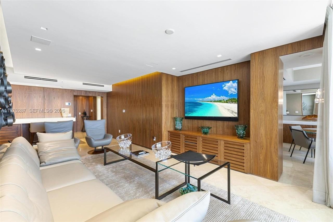 17875 Collins Ave #2402 - Photo 4 of 23