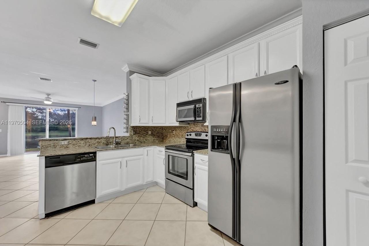 2590 Cordoba Bnd #2590 - Photo 5 of 32