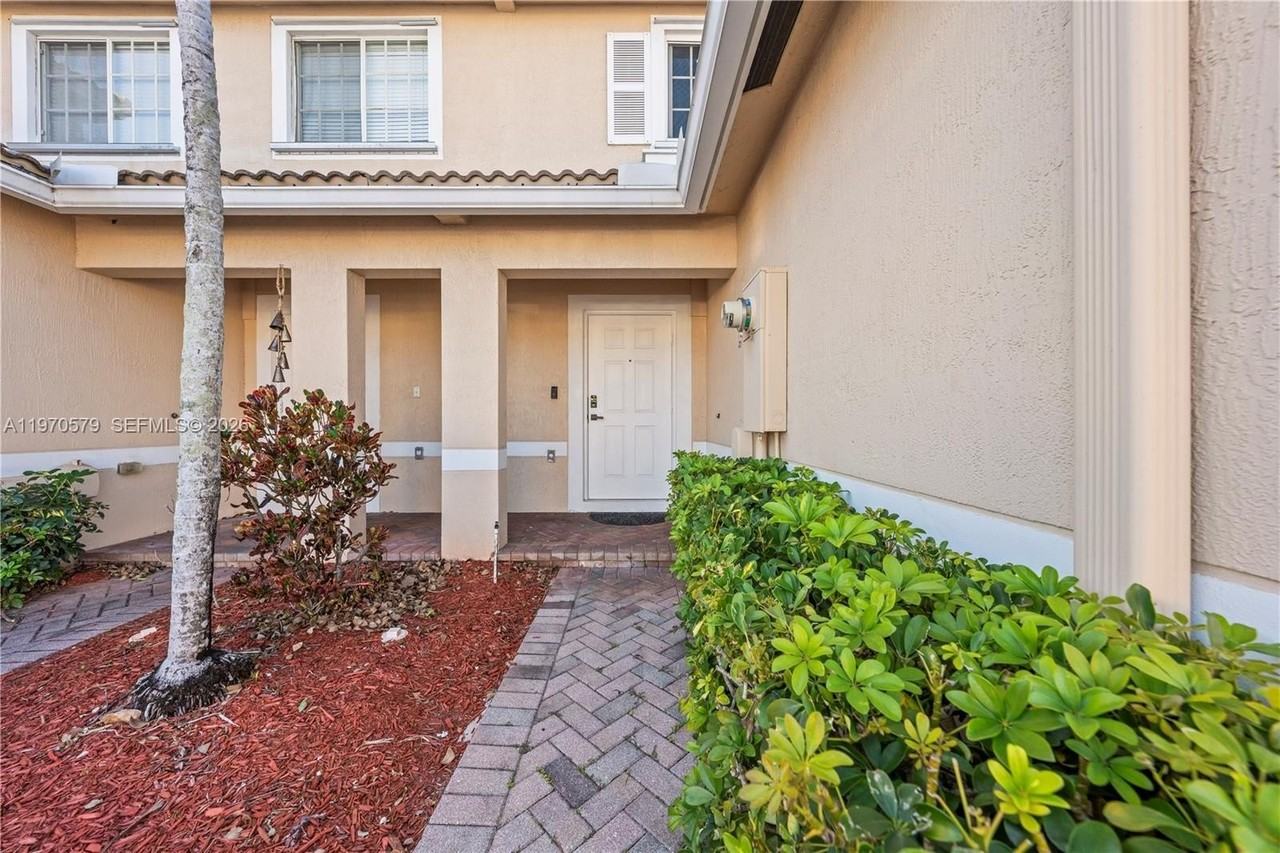 5905 Abbey Rd #5905 - Photo 2 of 39