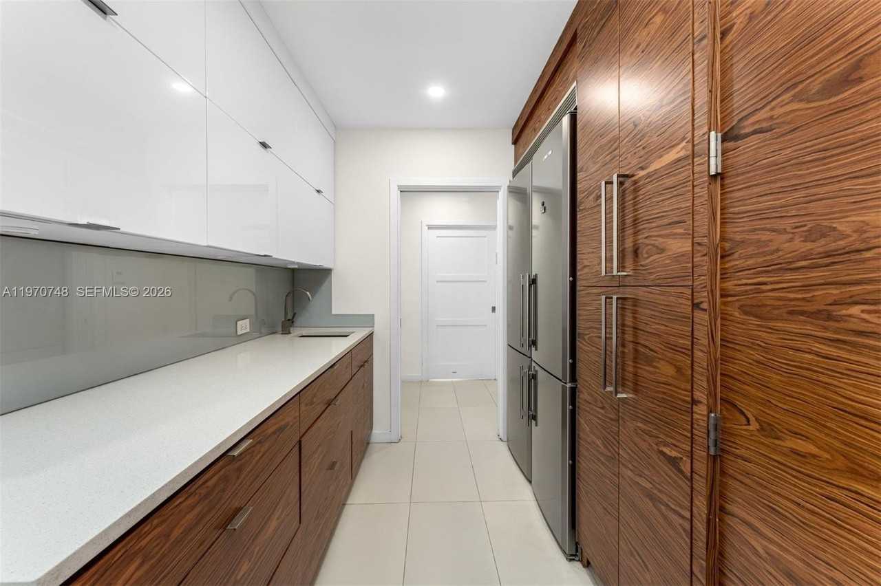 1525 Diplomat Pkwy - Photo 6 of 41