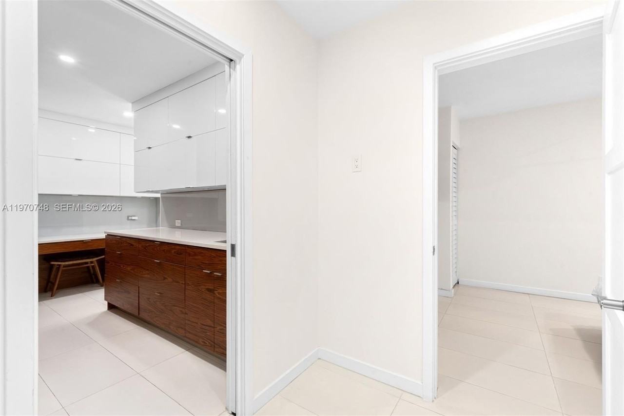 1525 Diplomat Pkwy - Photo 7 of 41