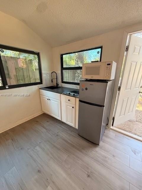 118 Nw 44th St #1 - Photo 4 of 7