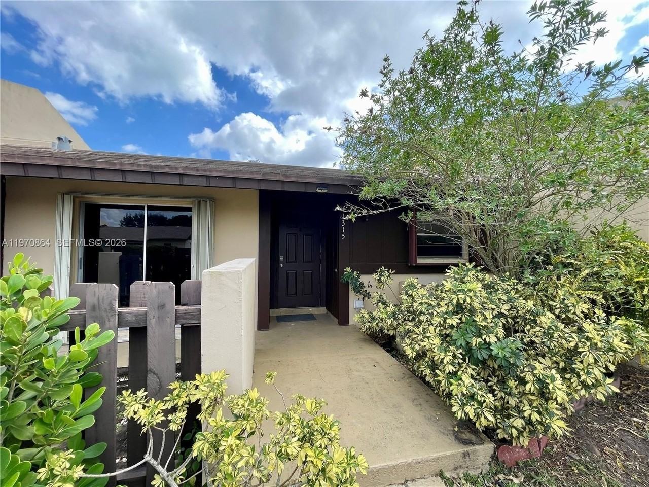 11315 Sw 123rd Ave #11315 - Photo 3 of 28