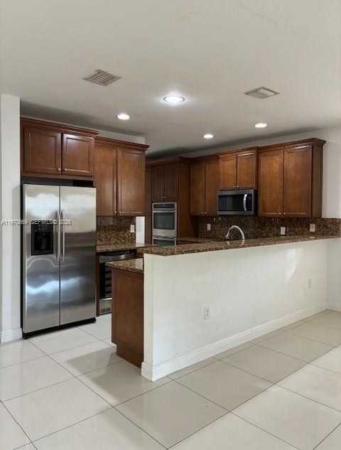 8848 Nw 101st Pl - Photo 5 of 16